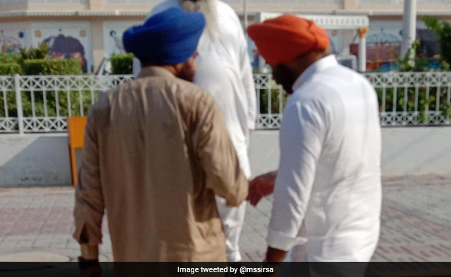 खालिस्तान समर्थक के साथ अपनी फोटो वायरल होने पर मनजिंदर सिंह सिरसा ने दी सफाई, कहा- जबरदस्ती ली गई थी तस्वीर