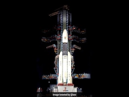 Chandrayaan-2 Updates: चंद्रयान 2 मिशन की लॉन्चिंग किसी तकनीकी कारणों से टाली गई, इसरो ने कहा - अगली तारीख का जल्द होगा ऐलान Chandrayaan-2 Updates: चंद्रयान 2 मिशन की लॉन्चिंग किसी तकनीकी कारणों से टाली गई, इसरो ने कहा - अगली तारीख का जल्द होगा ऐलान