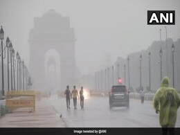 Delhi Wakes Up To Light Rain As Overcast Skies Keep Mercury Down Delhi Wakes Up To Light Rain As Overcast Skies Keep Mercury Down