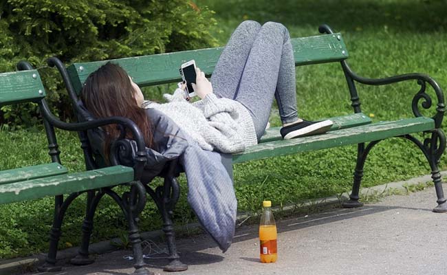 मोबाइल गेम का टास्क पूरा करने के लिए घर से भागी 10वीं क्लास की लड़की, 18 दिन में घूमे 10 शहर और फिर...