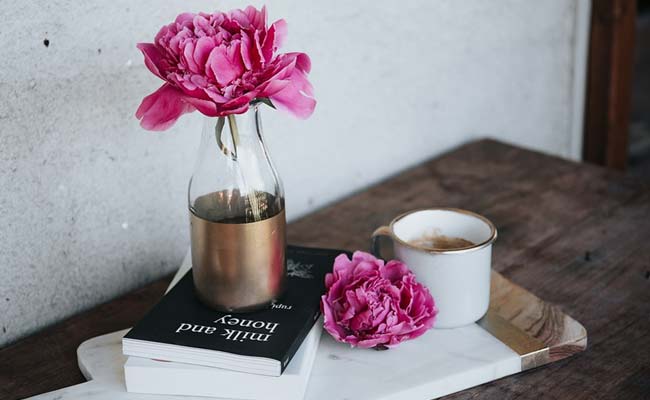 Add A Pretty Touch To Your Home With These 8 Flower Vases