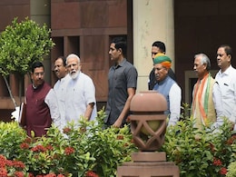 आकाश विजयवर्गीय से नाराज़ PM मोदी ने कहा, "अगर MLA खोना पड़े, तो यही सही..." आकाश विजयवर्गीय से नाराज़ PM मोदी ने कहा, "अगर MLA खोना पड़े, तो यही सही..."