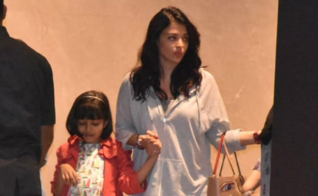 Aaradhya's Weekend Began Early With Aishwarya And Abhishek Bachchan At Family Dinner