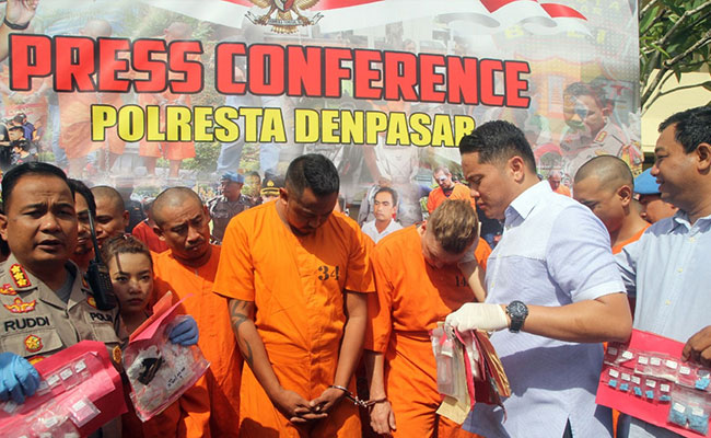 2 Australian Clubbers, Busted In Bali Over Cocaine, Paraded Before Media