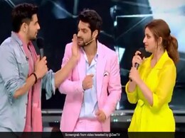 करीना कपूर की शादी को लेकर होस्ट ने कह दी ऐसी बात, एक्टर ने घुमाकर मारा चांटा- देखें Video करीना कपूर की शादी को लेकर होस्ट ने कह दी ऐसी बात, एक्टर ने घुमाकर मारा चांटा- देखें Video