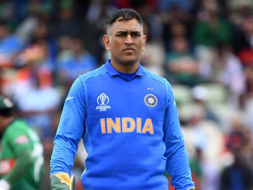 World Cup 2019, IND vs SL: कुछ ऐसे एमएस धोनी ने संन्यास की खबरों को लेकर कसा तंज