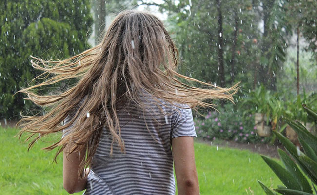 7 Women's Tops That Are Stylish Monsoon Staples