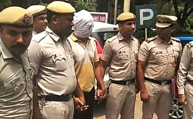 महिला से नजदीकियां बढ़ने पर नौकरी से निकाला तो जिम ट्रेनर ने मालिक को मारी गोली