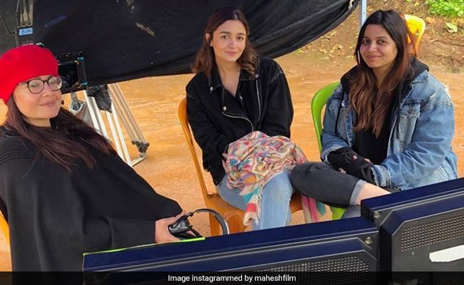<i>Sadak 2</i>: Bhatt Sisters Alia, Pooja And Shaheen Are Making Memories In Ooty