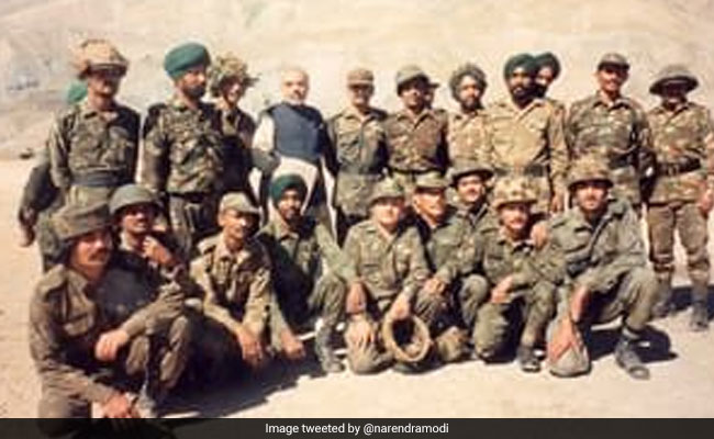 कारगिल विजय दिवस : राष्ट्रपति कोविंद ने किया नमन, पीएम मोदी ने कारगिल युद्ध के समय जवानों से मुलाकात की तस्वीरें कीं शेयर