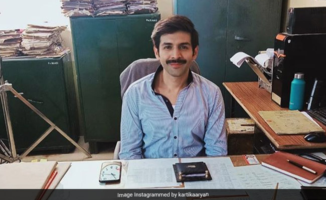 <i>Pati Patni Aur Woh</i>: Sonakshi Sinha And Fans Want Kartik Aaryan To Keep His 'Chintu Tyagi' Look 'For Life'