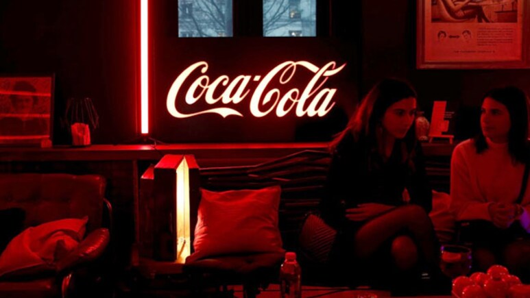 Cold Drink Price War : ग्राहकांना स्वस्ताईची ढेकर, नवा भिडू येताच कोल्ड ड्रिंक्सच्या किमती झाल्या थंड
