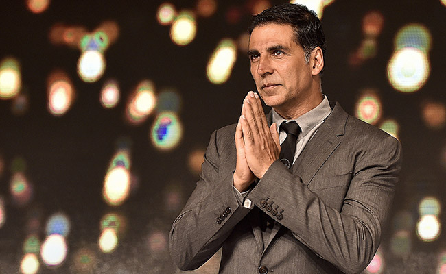 Akshay Kumar Praises Mumbai Civic Body, Trolled For Canada Citizenship