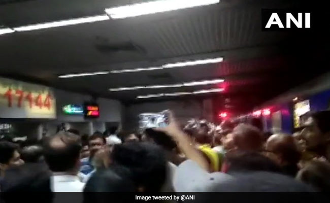 Complaint Against Kolkata Metro After Accident Kills Passenger