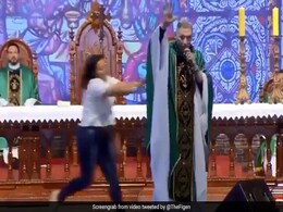 Was A Priest Pushed Off Stage For Fat-Shaming? Truth Behind Viral Video Was A Priest Pushed Off Stage For Fat-Shaming? Truth Behind Viral Video