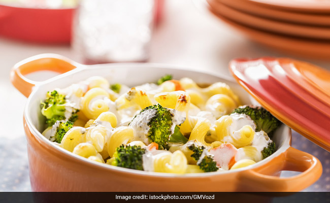 7 Trendy Casseroles To Add To Your Tableware Collection