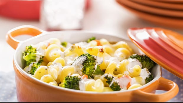 Casserole set online: Casseroles can help keep the warmth and flavors intact.