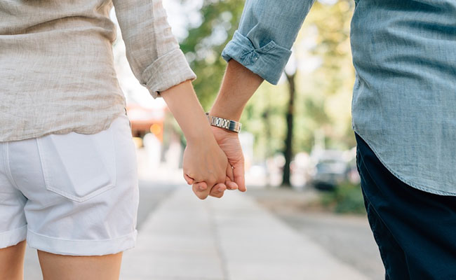 पति ने पत्नी के 'बॉयफ्रेंड' को खत्म करने के लिए हायर किया कॉन्ट्रैक्ट किलर और फिर...