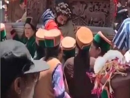 सारा अली खान से बिछड़ते हुए 'सोनू' हो गए इमोशनल, फूट-फूटकर लगे रोने- देखें Video सारा अली खान से बिछड़ते हुए 'सोनू' हो गए इमोशनल, फूट-फूटकर लगे रोने- देखें Video