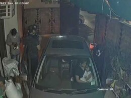 Delhi Couple Robbed At Gunpoint In Shocking Video, Children Were In Car Delhi Couple Robbed At Gunpoint In Shocking Video, Children Were In Car