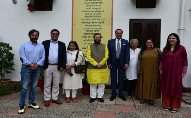 News Broadcasters Association's Board Members Meet Prakash Javadekar