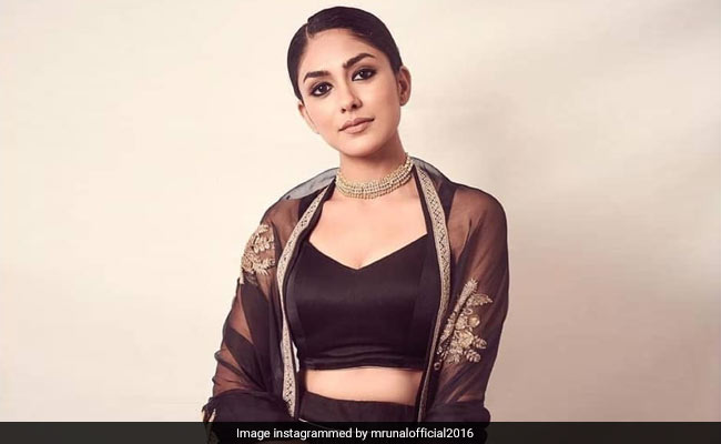 <I>Super 30</i> Actress Mrunal Thakur On Her Selection Of Films: 'Can't Woo Audience With Glamorous Look'