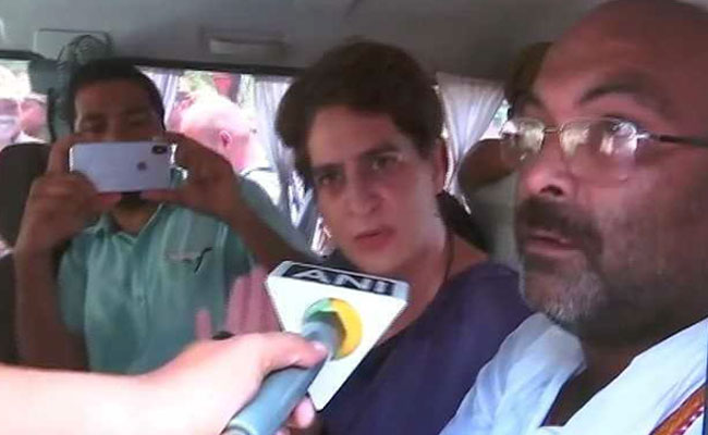 सोनभद्र: मृतकों के परिजनों से मिलने जा रहीं प्रियंका गांधी को हिरासत में लिया गया, राहुल गांधी ने कही यह बात