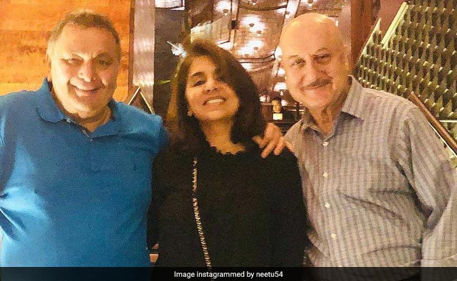 Inside Rishi Kapoor And Neetu Kapoor's 'Beautiful Evening' With Anupam Kher