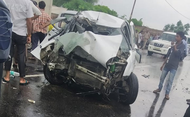Man Claiming To Be Witness Of Unnao Rape Survivor's Accident Hit By Truck