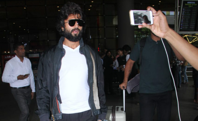 <I>Jab Arjun Reddy</i> Star Vijay Deverakonda Met Mumbai Paps: 'What Is This <I>Hadavidi</i>, Man?'