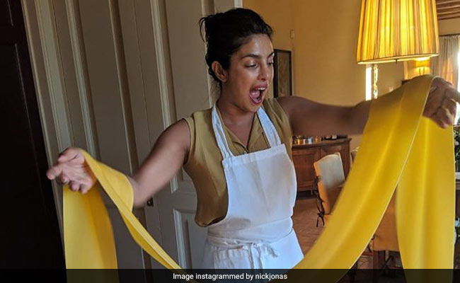 Inside Priyanka Chopra And Nick Jonas' 'Date Night Cooking Extravaganza'