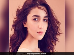 आलिया भट्ट ने अमिताभ बच्चन को दादासाहेब फाल्के अवॉर्ड मिलने पर दिया रिएक्शन, बोलीं- वे जमीन से जुड़े... आलिया भट्ट ने अमिताभ बच्चन को दादासाहेब फाल्के अवॉर्ड मिलने पर दिया रिएक्शन, बोलीं- वे जमीन से जुड़े...