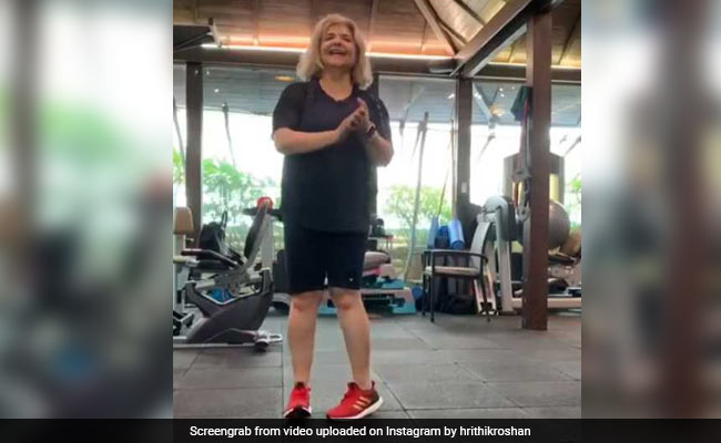 Hrithik Roshan's Mother Pinky Roshan Celebrates The Success Of <i>Super 30</i> By Dancing To <i>Jugraafiya</i>