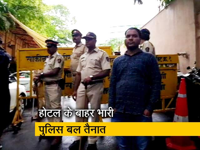 विधायकों की शिकायत के बाद होटल के बाहर सुरक्षा कड़ी, भारी पुलिस बल तैनात