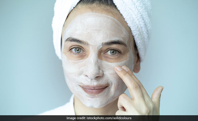 Foods for skin: Vitamin-C rich tomatoes can help you have a glowing skin