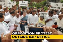 Sonia, Rahul Gandhi Join Protests After Karnataka, Goa Congress Meltdown Sonia, Rahul Gandhi Join Protests After Karnataka, Goa Congress Meltdown