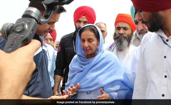 Explain "Anti-Party Activities": Congress To Amarinder Singh's Wife