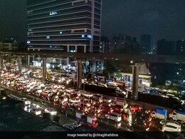 17 Flights Diverted, Traffic Jams In Mumbai After Very Heavy Rain 17 Flights Diverted, Traffic Jams In Mumbai After Very Heavy Rain