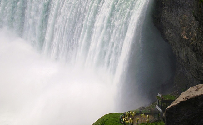 Man Survives 188-Foot Plunge Over Niagara Falls, Found Sitting On Rock Below