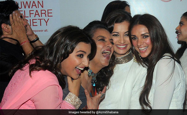 Dear Manish Malhotra, We Also Want To Know Why You Are Holding Your Head In Shabana Azmi's Pic