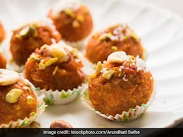 प्रोटीन और विटामिन्स से भरपूर होता है हरी मूंग दाल का लड्डू, नोट कर लें ईजी रेसिपी प्रोटीन और विटामिन्स से भरपूर होता है हरी मूंग दाल का लड्डू, नोट कर लें ईजी रेसिपी