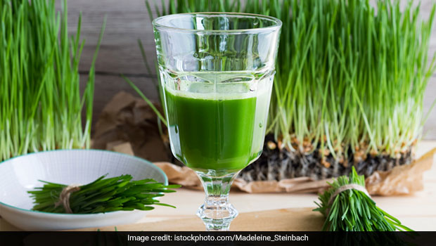 Here's How Wheatgrass Juice May Help You Detox