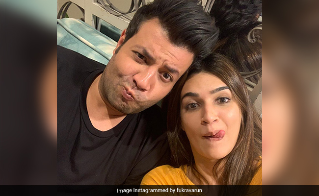 Kriti Sanon Reveals Why Her <I>Arjun Patiala</i> Co-Star Varun Sharma 'Won't Let Her Date Anyone'
