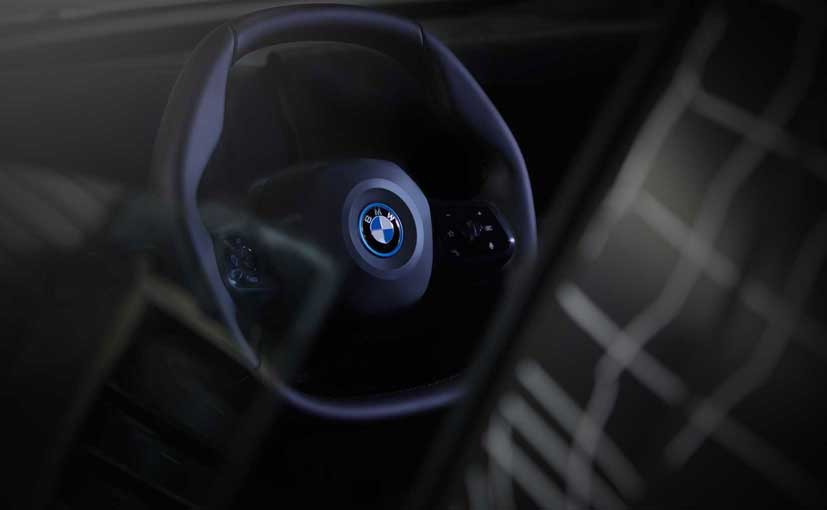 BMW iNext To Get Polygon-Shaped Steering Wheel