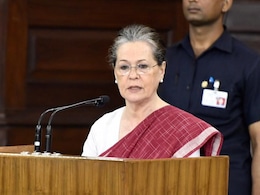 मोदी सरकार का नाम लिए बगैर सोनिया गांधी का वार, कहा- राजीव को विशाल बहुमत मिला था, लेकिन उन्होंने... मोदी सरकार का नाम लिए बगैर सोनिया गांधी का वार, कहा- राजीव को विशाल बहुमत मिला था, लेकिन उन्होंने...
