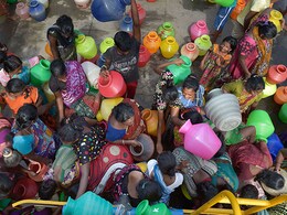 Amravati News : घोषणांचा 'पाऊस' पण पाणीटंचाई कायम; 11 गावात दररोज 20 टँकरने पाणीपुरवठा Amravati News : घोषणांचा 'पाऊस' पण पाणीटंचाई कायम; 11 गावात दररोज 20 टँकरने पाणीपुरवठा