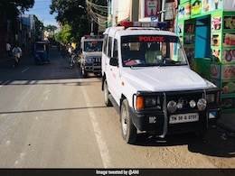 NIA ने जम्मू-कश्मीर में 14 ठिकानों पर डाली रेड, आतंकियों पर शिकंजा कसने की मुहिम  NIA ने जम्मू-कश्मीर में 14 ठिकानों पर डाली रेड, आतंकियों पर शिकंजा कसने की मुहिम