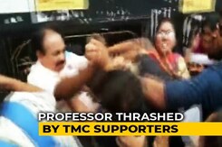 Professor Backing Students Refusing To Chant "<i>Mamata Zindabad</i>" Thrashed Professor Backing Students Refusing To Chant "<i>Mamata Zindabad</i>" Thrashed