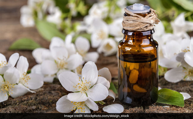 7 Ways To Pamper Yourself With The Goodness Of Jasmine