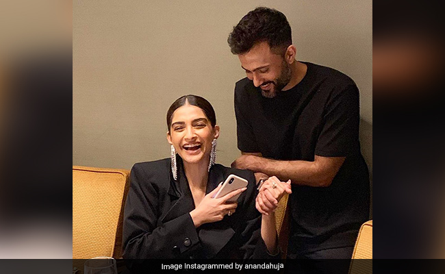 This Throwback Pic Of Sonam Kapoor And Anand Ahuja Will Make You Smile Instantly